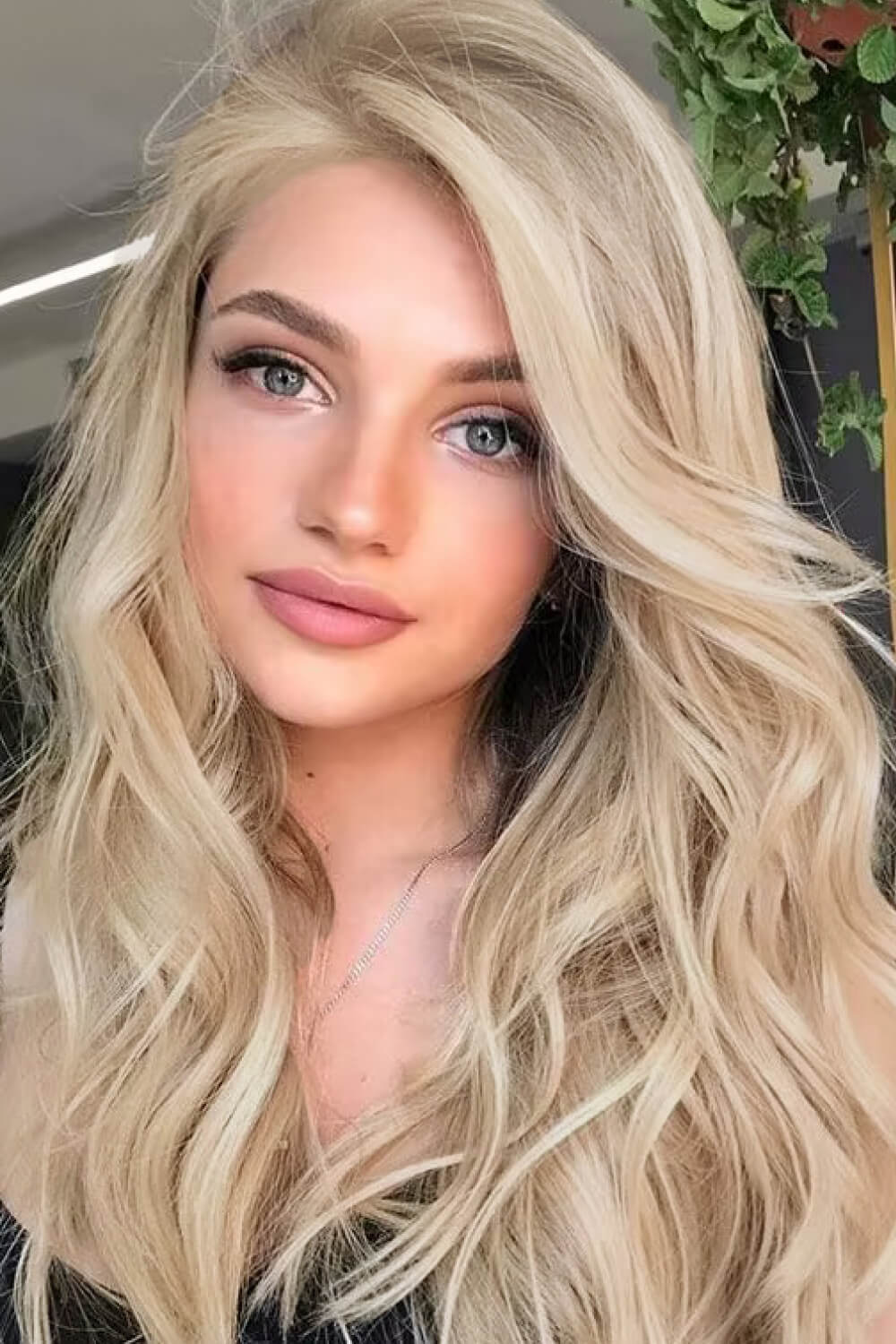 Peluca rubia con ondas